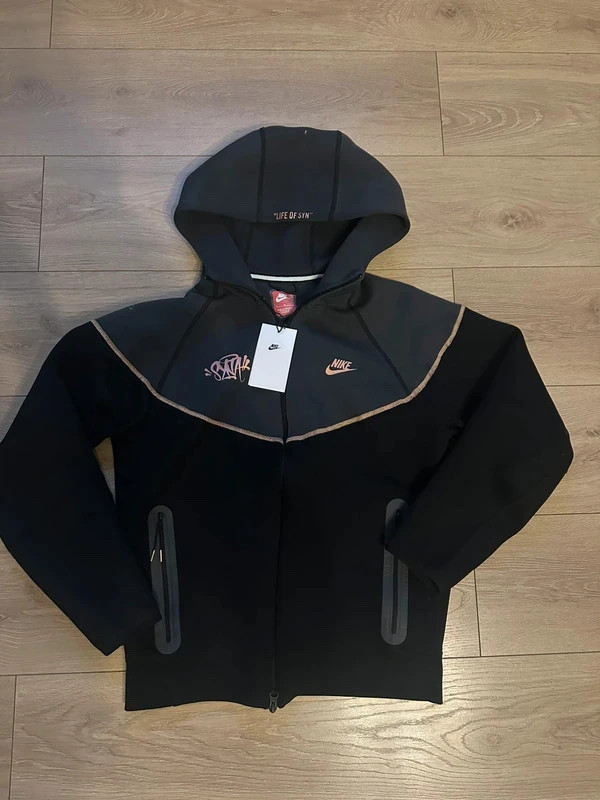 Nike Tech Fleece Syna World
