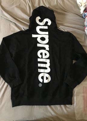 Supreme on Vinted