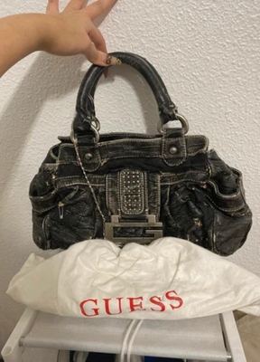 GUESS on Vinted