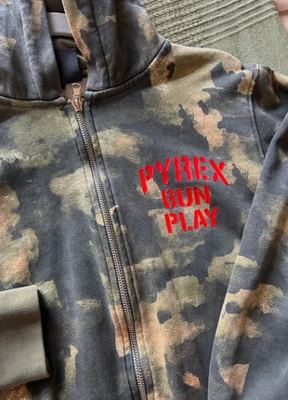 Pyrex on Vinted