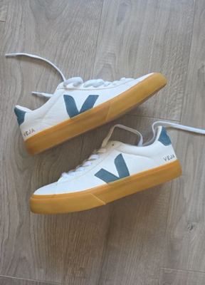 Veja on Vinted