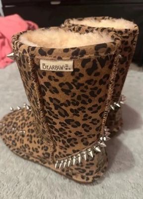 Bearpaw on Vinted