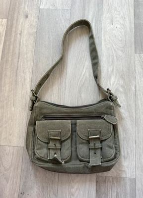 Etam on Vinted