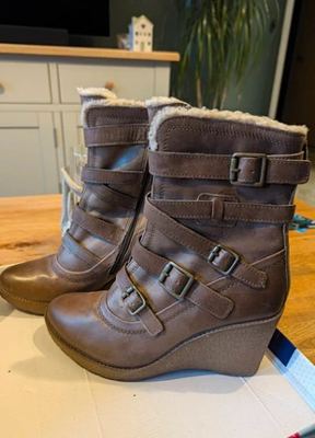 OFFICE on Vinted