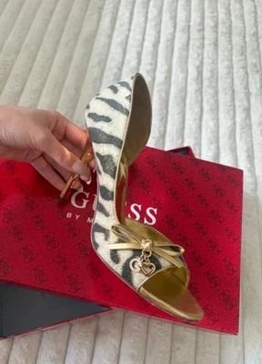 GUESS on Vinted