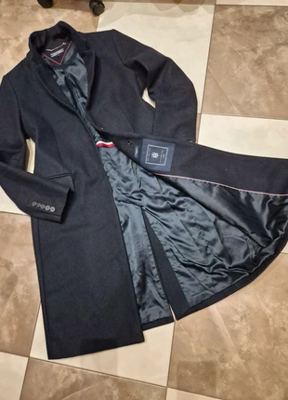 Tommy Hilfiger on Vinted