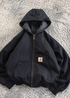Carhartt on Vinted
