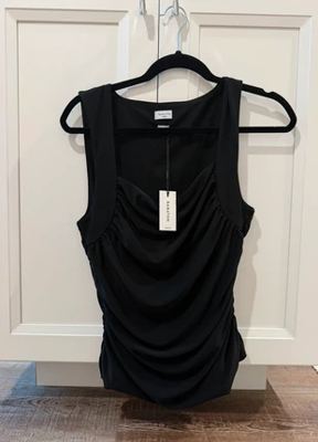 Aritzia on Vinted