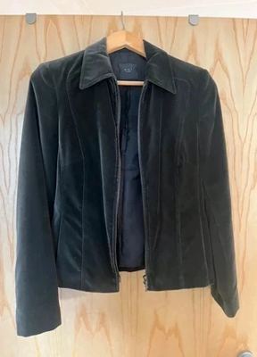 Oui on Vinted