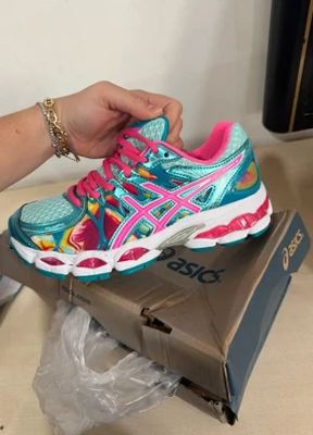 Asics on Vinted