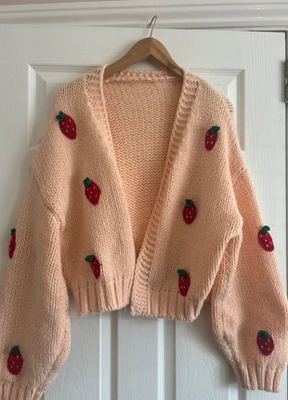 Apricot on Vinted