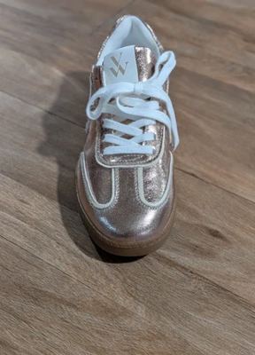 Vanessa Wu on Vinted