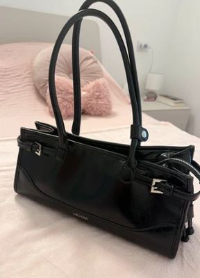 Label Rose on Vinted