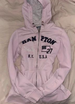 Hampton Republic on Vinted