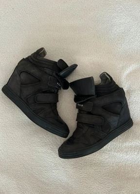 Carinii on Vinted