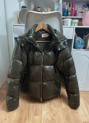 Nelly on Vinted