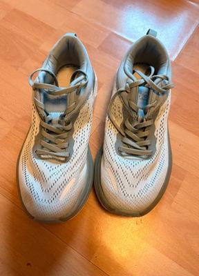 Hoka on Vinted