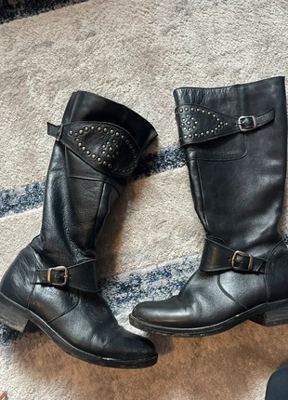 Moda in Pelle on Vinted