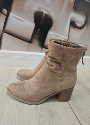 Jenny on Vinted