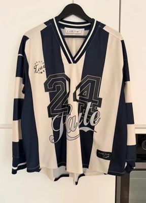 Haute L’amitié on Vinted