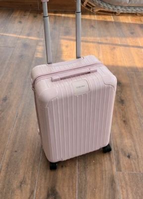 RIMOWA on Vinted