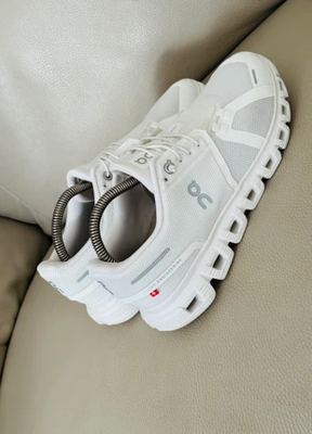 On Cloud on Vinted