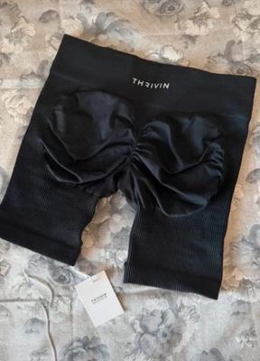 Thrivin on Vinted