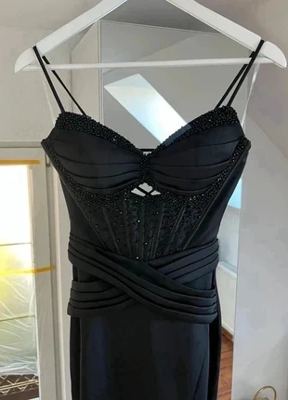 Pretty Women on Vinted
