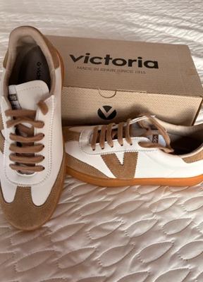 Victoria on Vinted