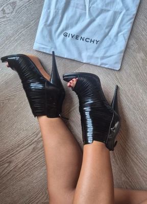 Givenchy on Vinted