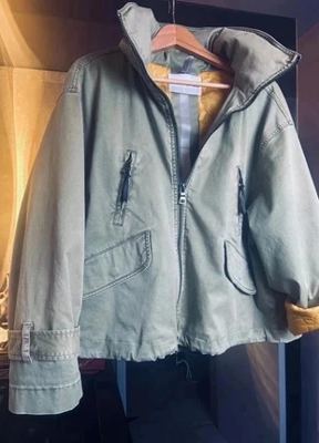 BLONDE No. 8 on Vinted