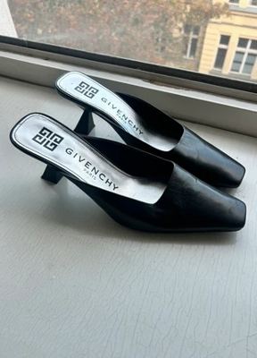 Givenchy on Vinted