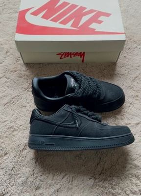 Nike x Stüssy on Vinted