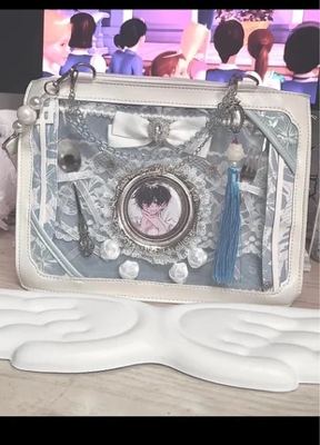 No Logo on Vinted