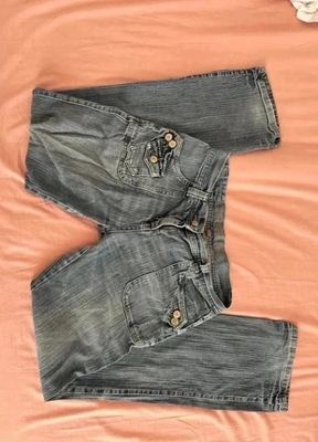Creeks on Vinted