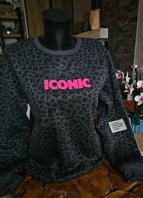 ICONIC on Vinted